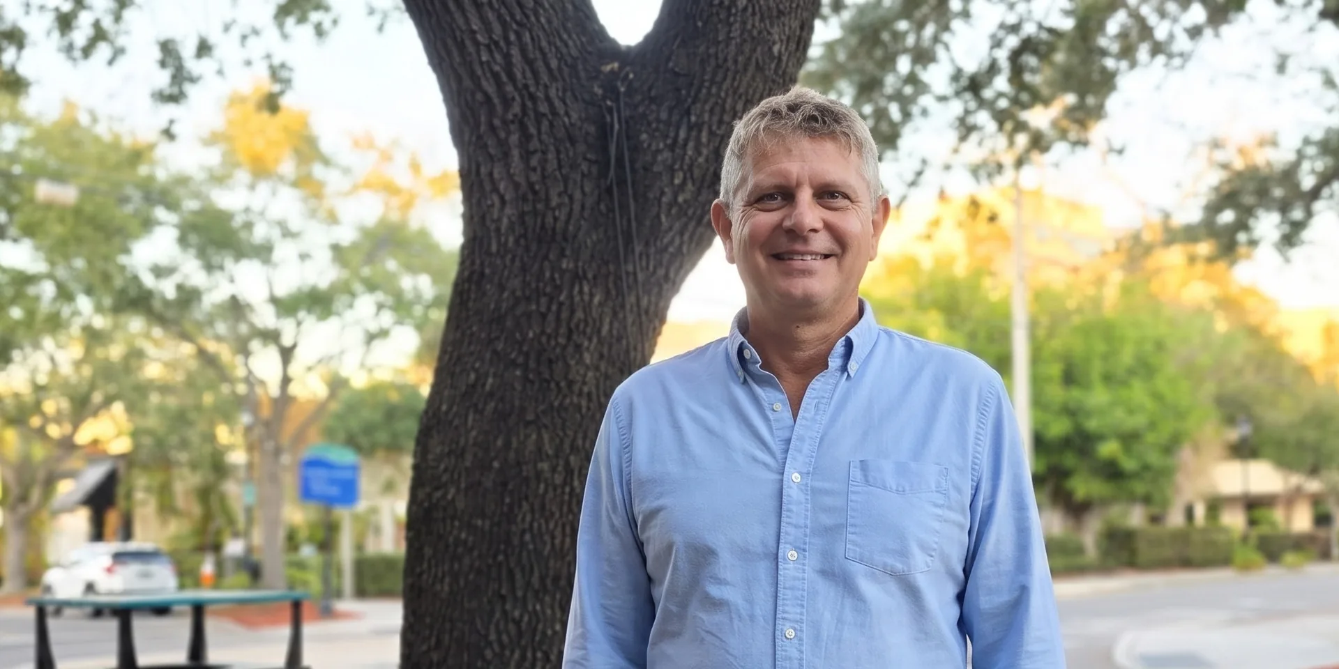 Axel Weiss, Broker von Sea to Sky Realty, in Downtown Bradenton, Florida